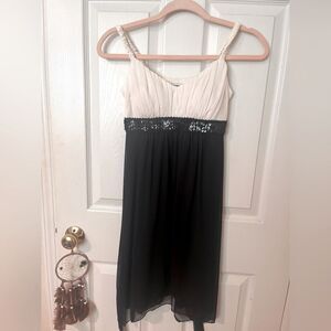 Woman’s/Juniors dress